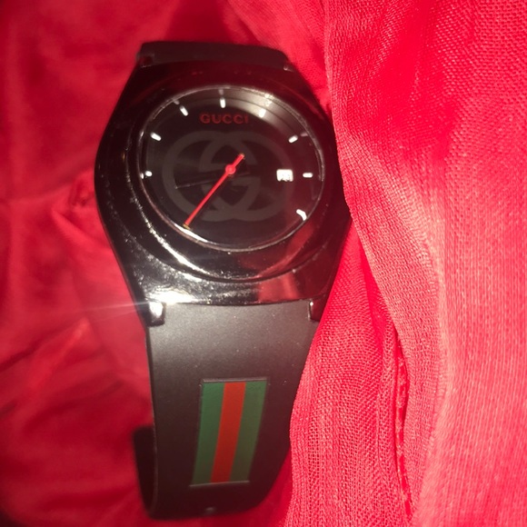 Gucci Unisex Swiss Sync Black And Red Rubber Strap - Picture 1 of 3